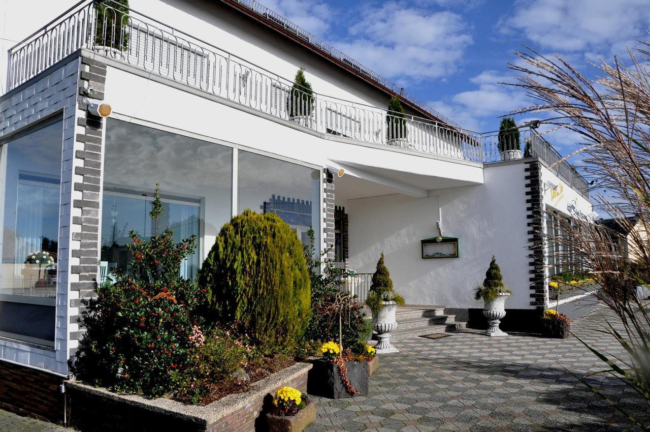 Hotel Eifelperle Laubach  エクステリア 写真